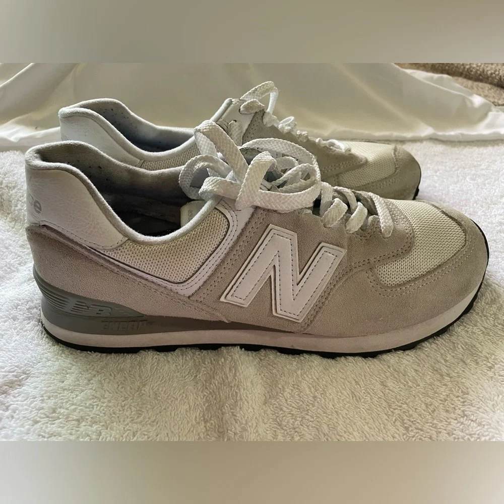 New Balance 574 Cream and White Athletic Shoes - Size 9.5M/11W